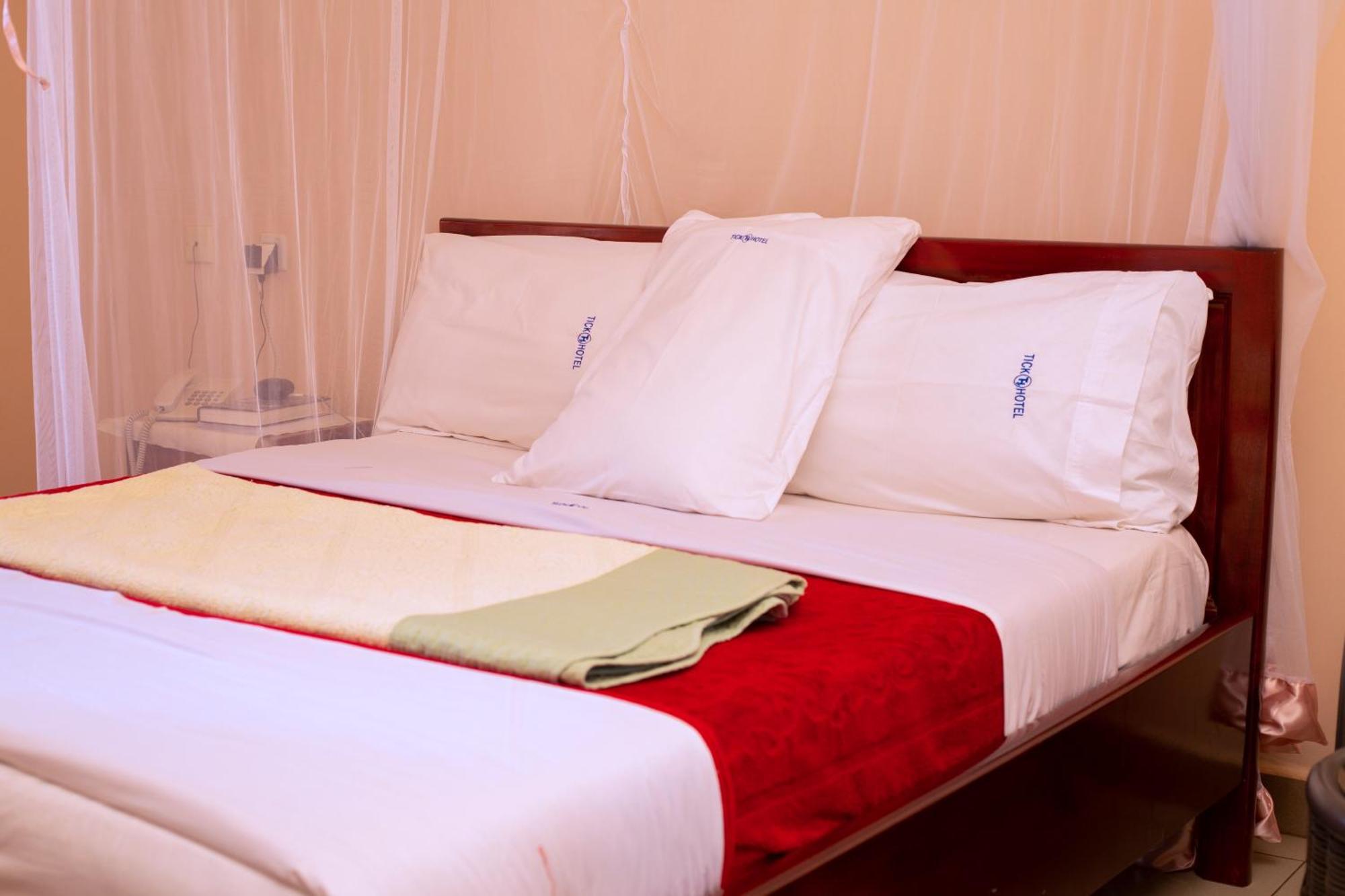 The Tick Hotel Kampala Zewnętrze zdjęcie